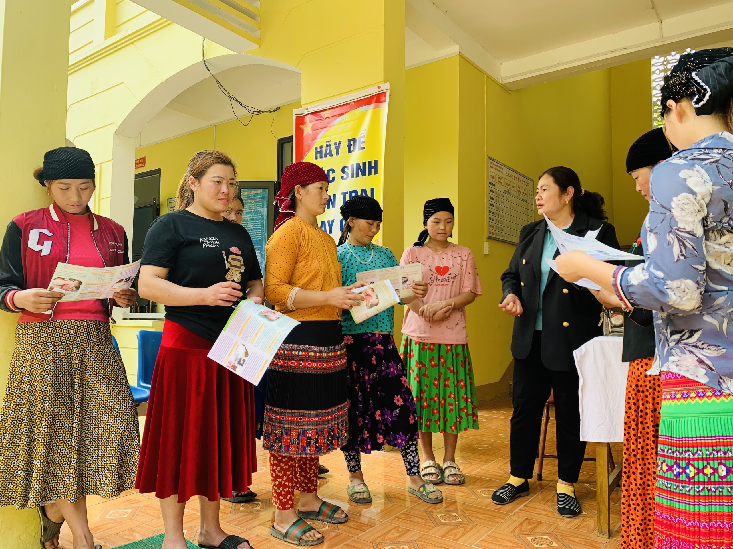 Huyện Đồng Văn triển khai chiến dịch truyền thông lồng ghép  cung cấp dịch vụ chăm sóc sức khoẻ sinh sản - KHHGĐ