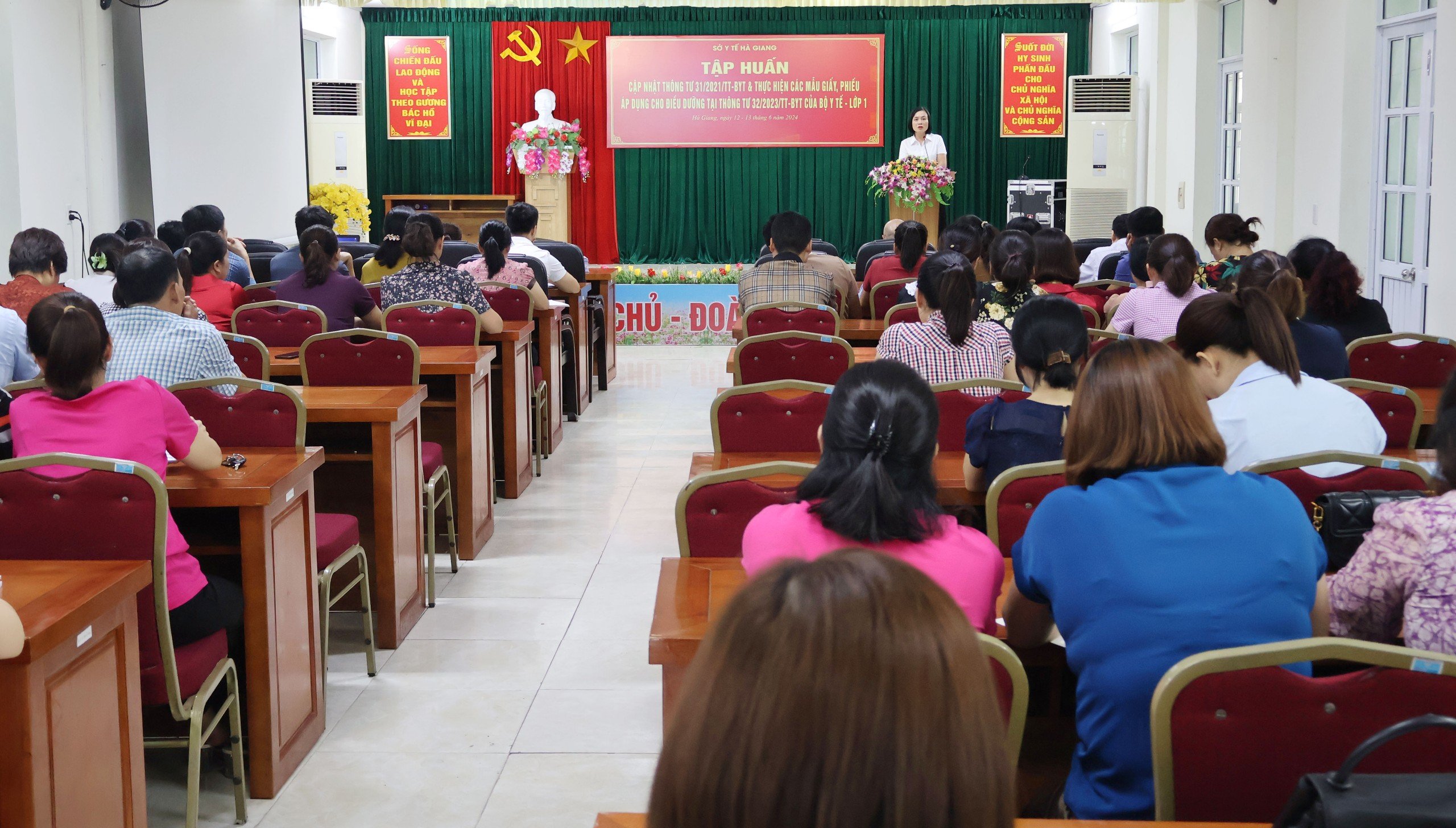 Tập huấn cập nhật Thông tư 31/2021/TT-BYT và thực hiện các mẫu giấy, phiếu áp dụng cho điều dưỡng tại Thông tư 32/2023/TT-BYT của Bộ Y tế