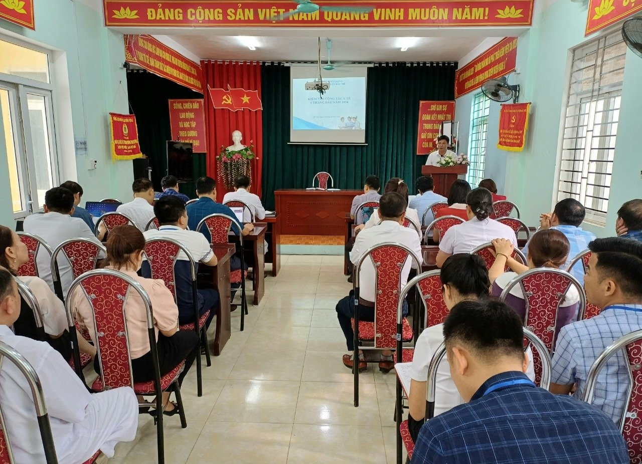 Kiểm tra công tác y tế 6 tháng đầu năm tại huyện Bắc Mê