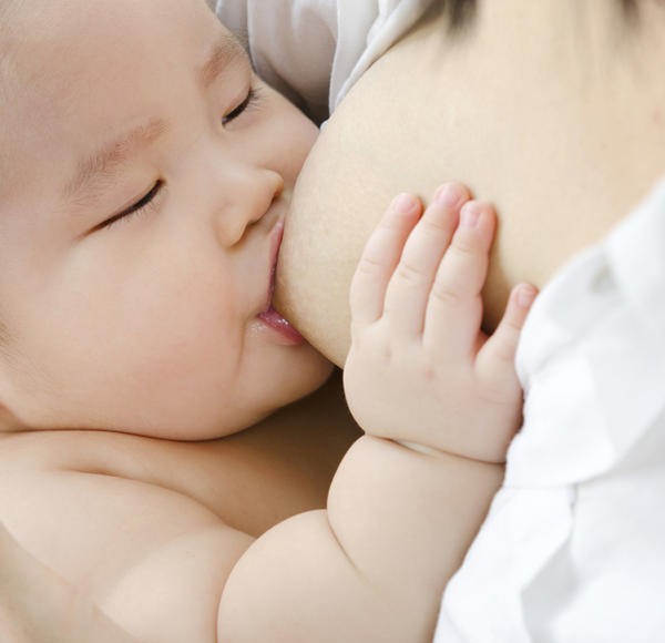 Nuôi con bằng sữa mẹ - Kết nối vòng tay yêu thương