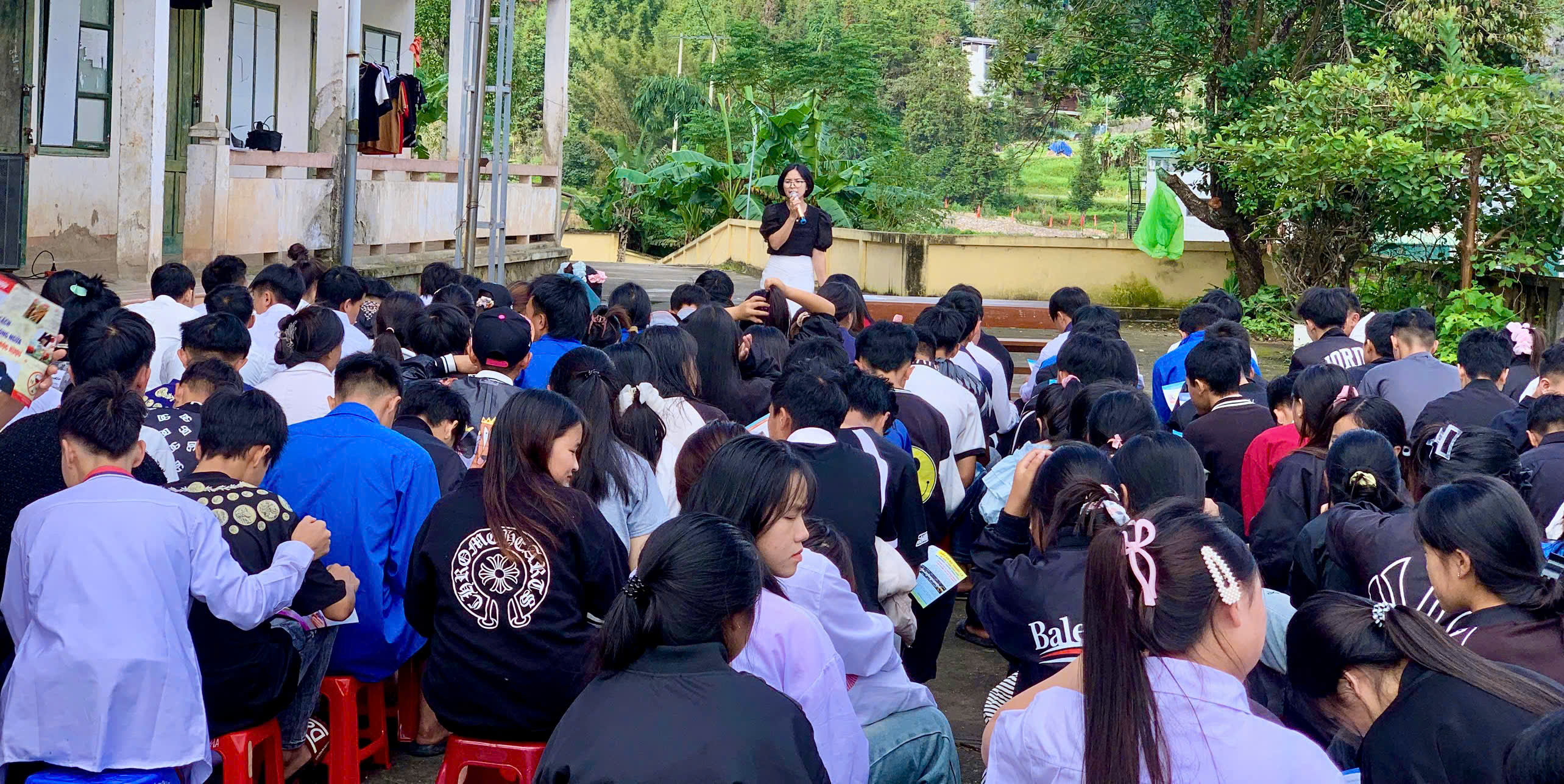 Phối hơp Tổ chức truyền thông phòng chống bệnh Tay - Chân - Miệng  và tác hại của thuốc lá tại trường học