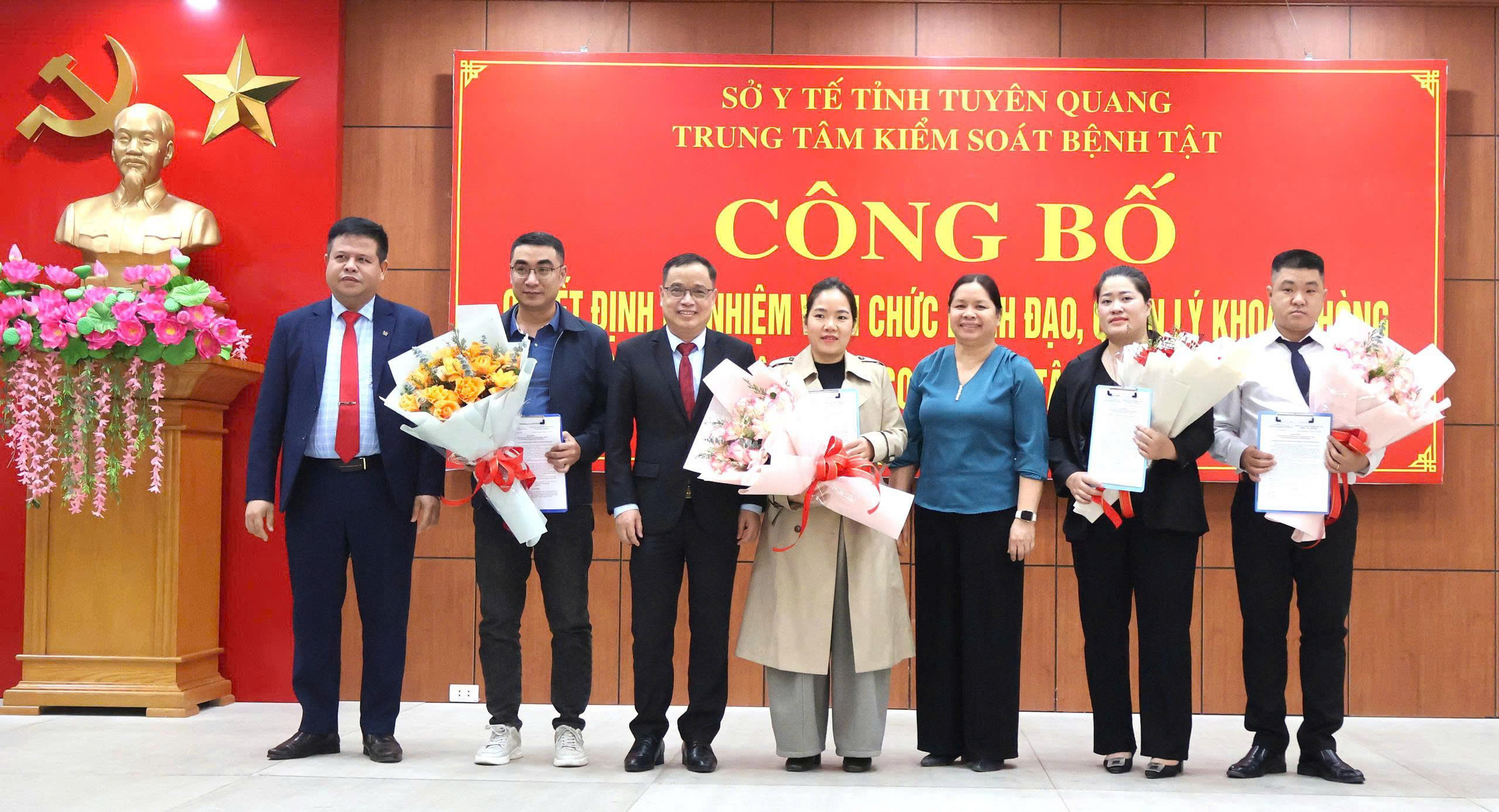 Công bố Quyết định bổ nhiệm viên chức lãnh đạo quản lý khoa, phòng  thuộc Trung tâm Kiểm soát bệnh tật