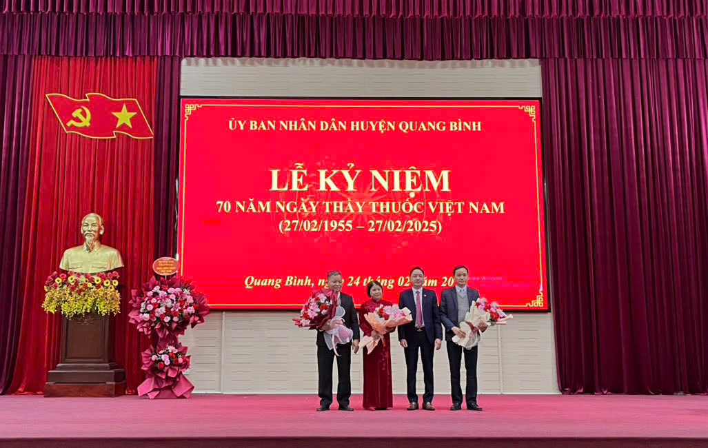Huyện Quang Bình tổ chức kỷ niệm 70 Ngày Thầy thuốc Việt Nam  (27/2/1955 - 27/2/2025)