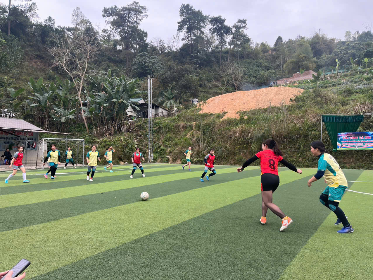 Những pha bóng đẹp trong trận giao hữu.