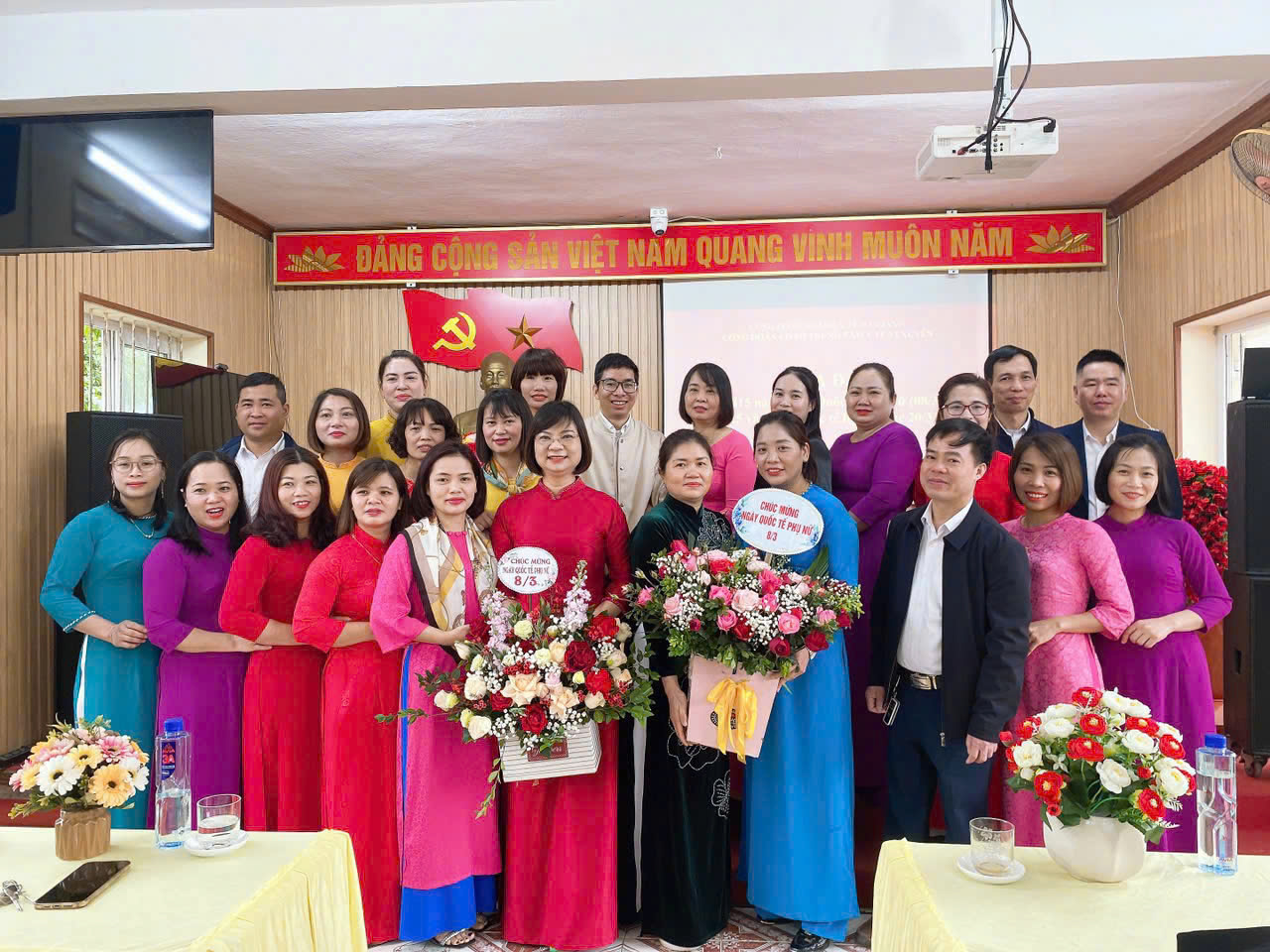 Trung tâm Y tế Vị Xuyên tổ chức Tọa đàm kỷ niệm ngày Quốc tế Phụ nữ 8.3