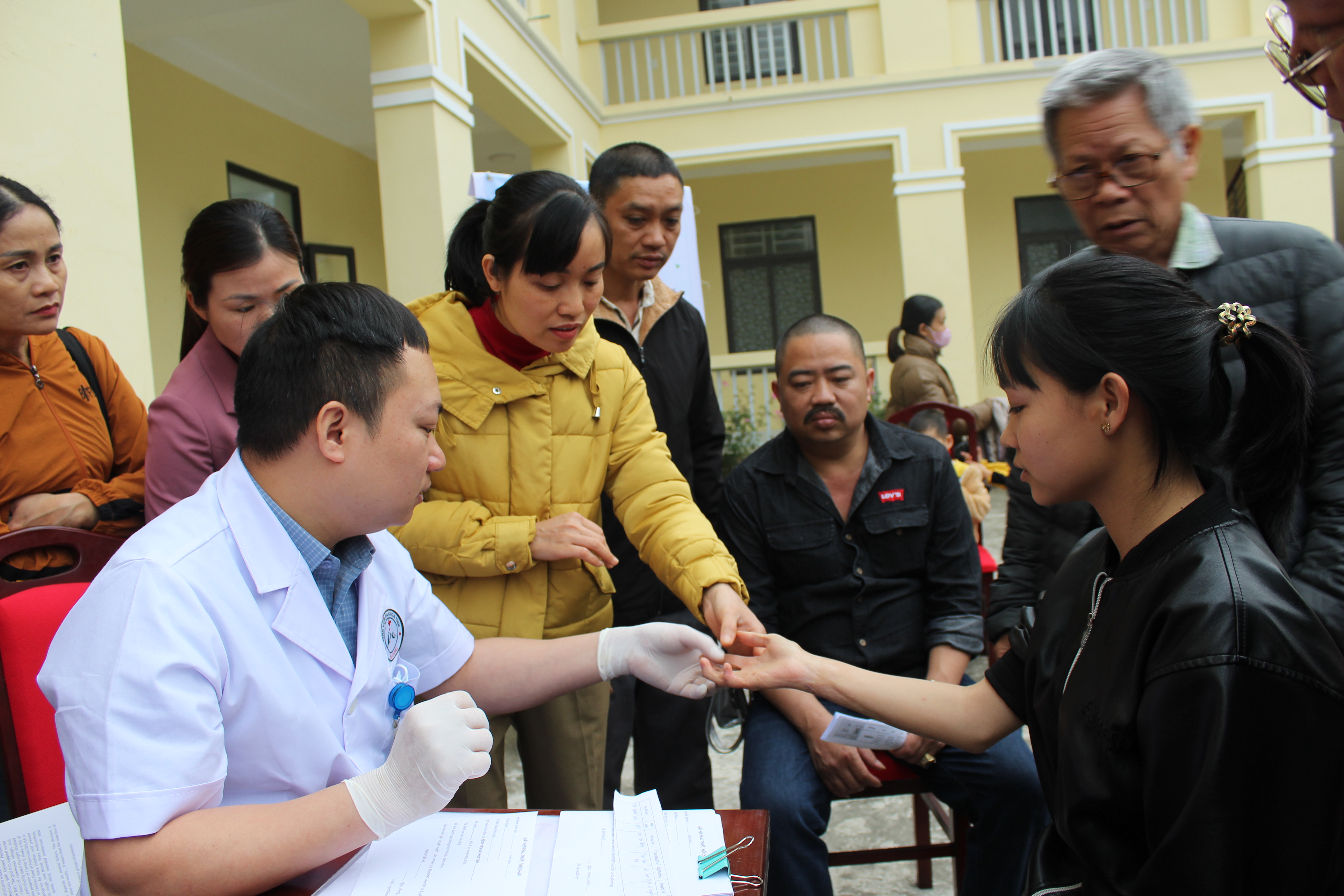 524 trẻ em khuyết tật được khám sàng lọc miễn phí