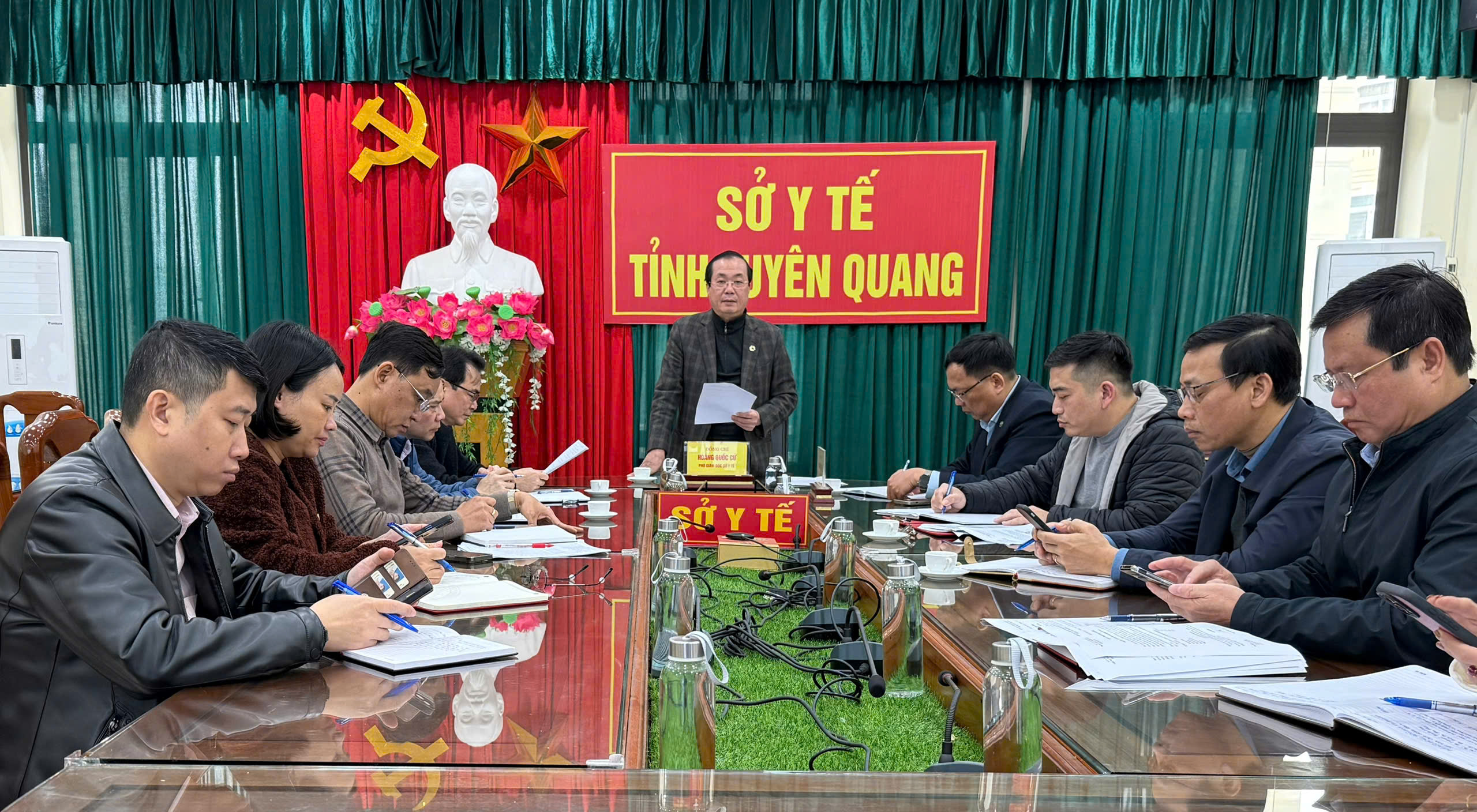 Hội nghị trực tuyến tham mưu cho UBND tỉnh về việc phân công đơn vị ký hợp đồng khám, chữa bệnh bảo hiểm y tế cho Trạm Y tế xã