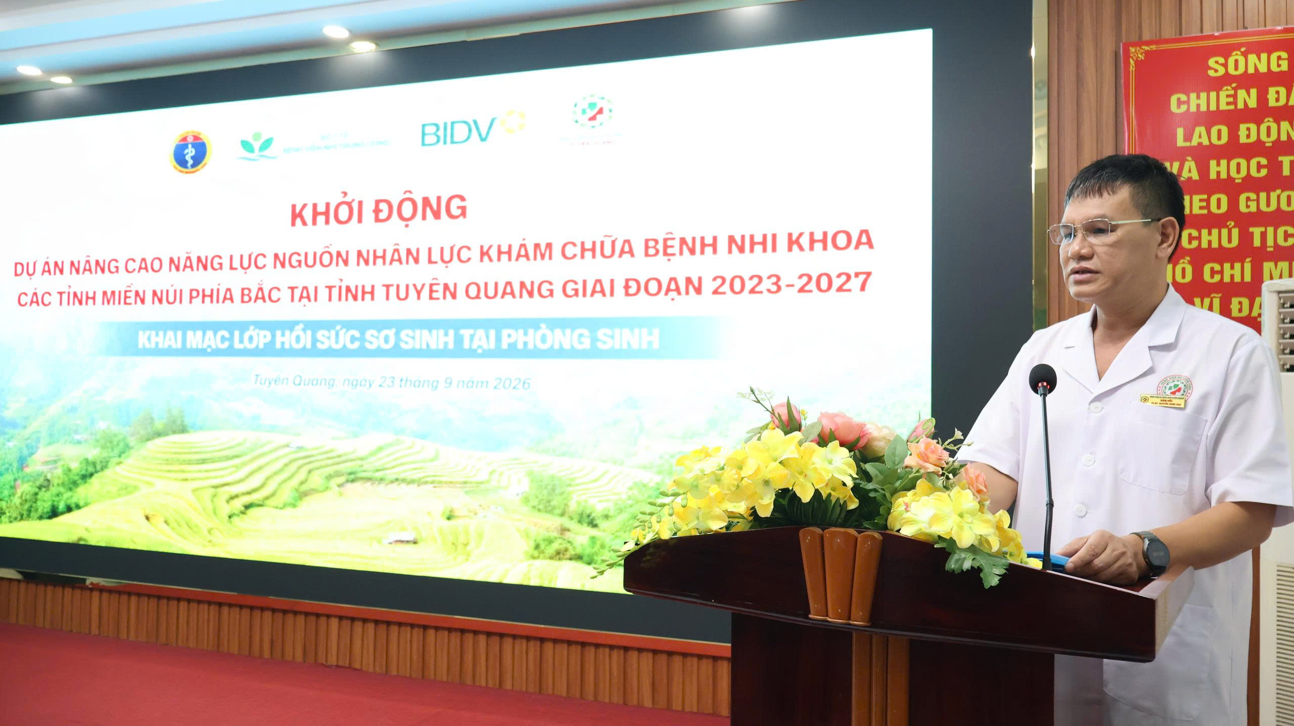 Tập huấn hồi sức sơ sinh tại phòng sinh cho cán bộ y tế