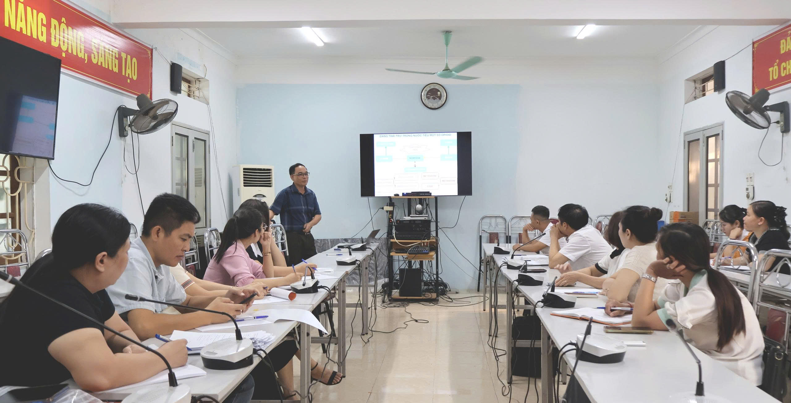 Tập huấn nâng cao kiến thức, năng lực quản lý, điều trị Methadone