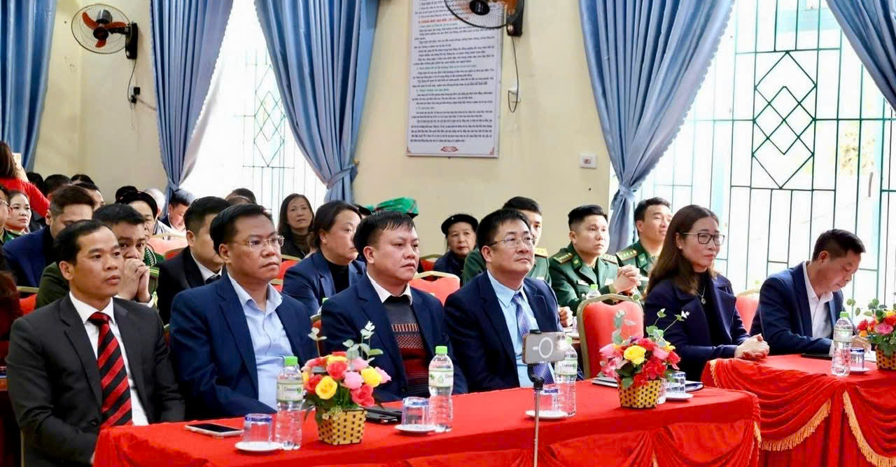 Các đại biểu dự tọa đàm