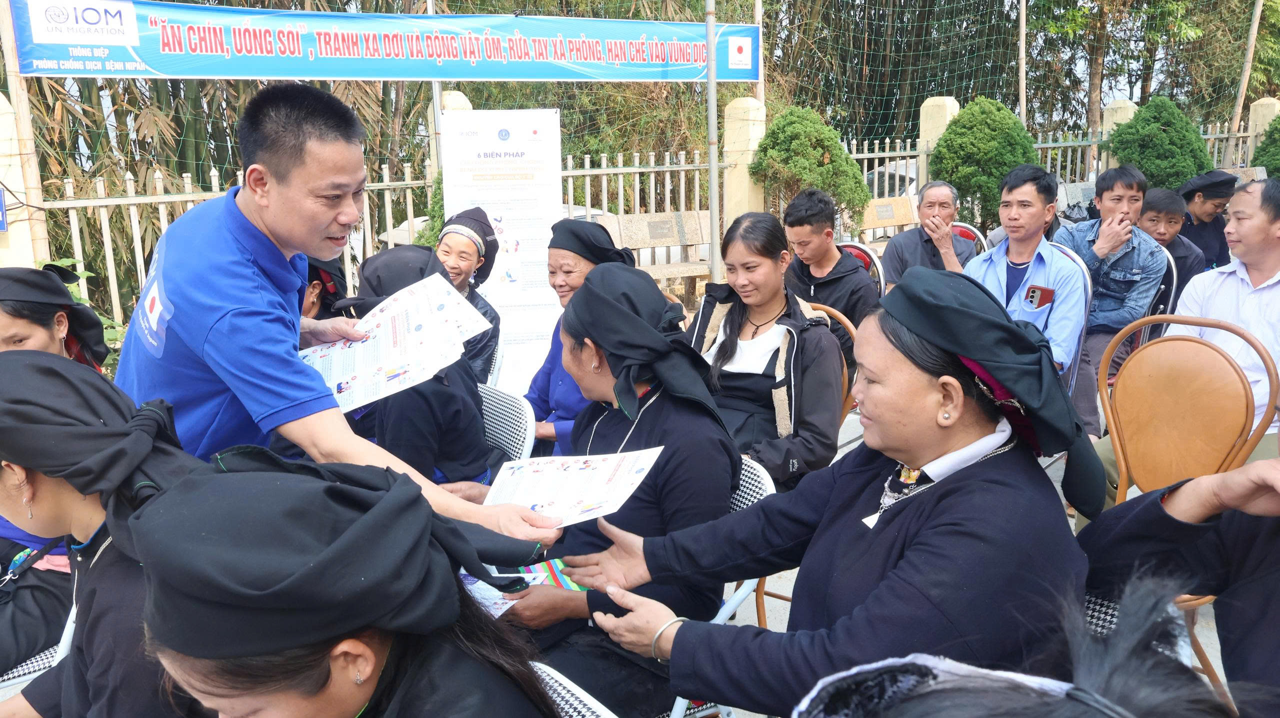 Sở Y tế Tuyên Quang phối hợp với Tổ chức Di cư Quốc tế tại Việt Nam  Tổ chức truyền thông phòng, chống dịch bệnh tại các xã Biên giới