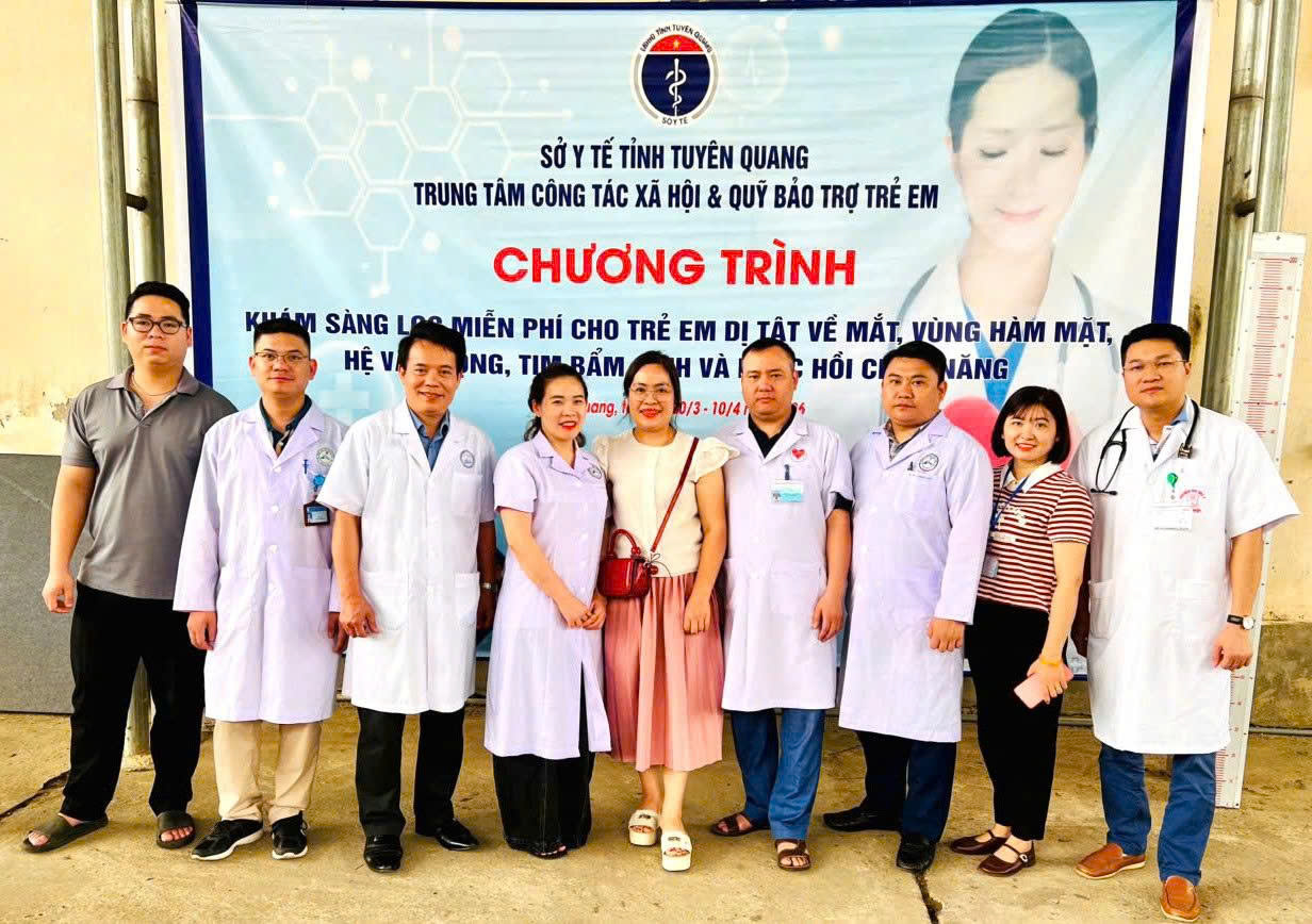 Bệnh viện Đa khoa khu vực Vị Xuyên phối hợp khám sàng lọc miễn phí  cho trẻ em dị tật