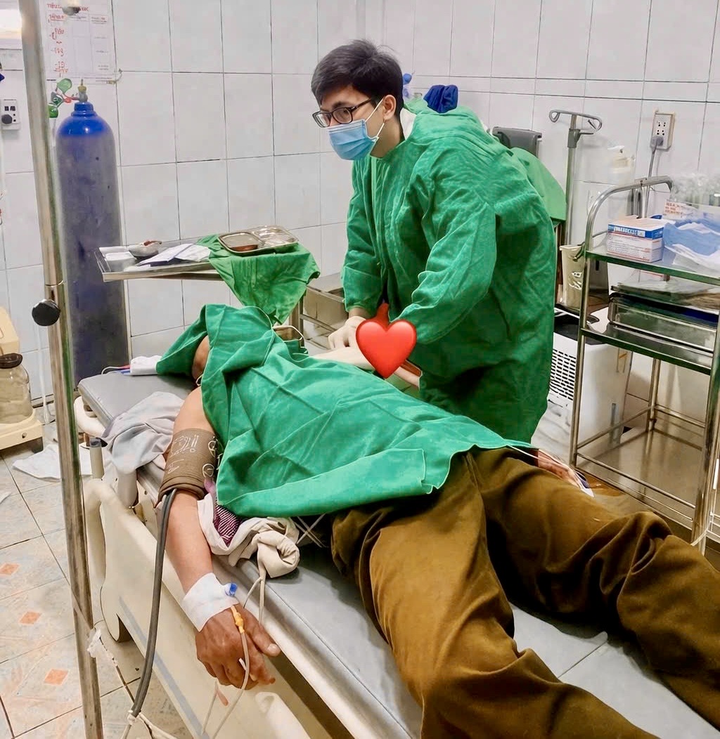 Bệnh viện Đa khoa khu vực Bắc Quang đặt máy tạo nhịp tạm thời cứu sống bệnh nhân tim chỉ còn 26 chu kỳ/phút