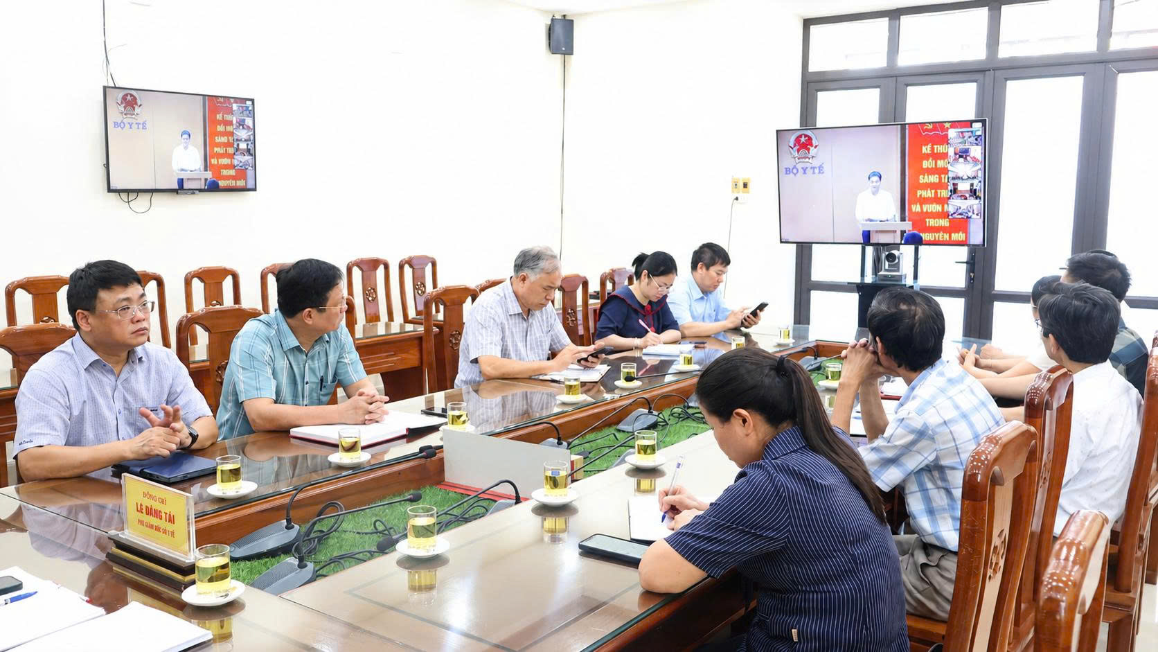 Đồng chí Vũ Mạnh Hà, Ủy viên dự khuyết BCH Trung ương Đảng, Thứ Trưởng thường trực Bộ Y tế phát biểu tại hội nghị.