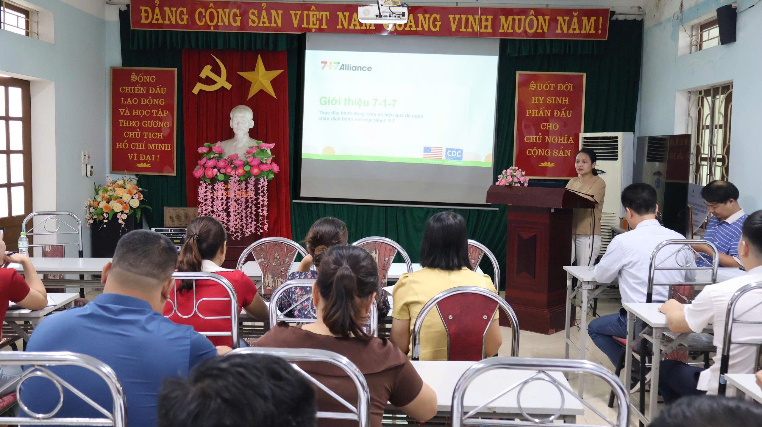Tập huấn Hướng dẫn cách tiếp cận 7-1-7 trong phát hiện, báo cáo  và đáp ứng với các dịch bệnh truyền nhiễm