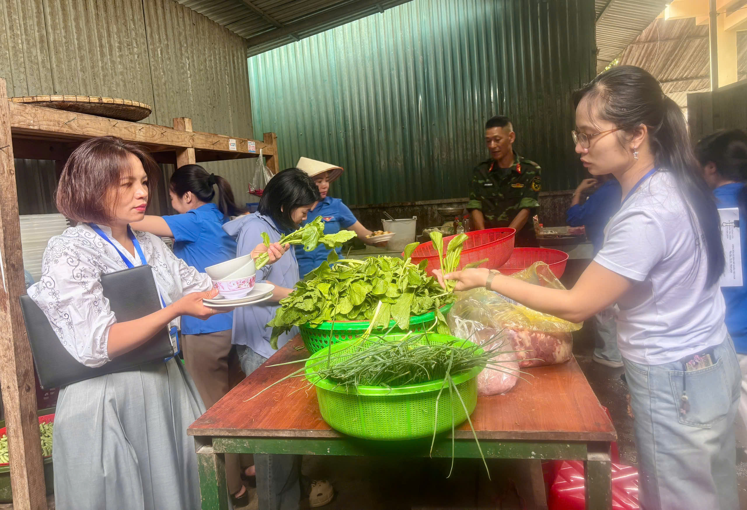 Tăng cường kiểm tra, giám sát an toàn thực phẩm phục vụ tổ chức Kỳ thi tốt nghiệp Trung học phổ thông trên địa bàn xã Đồng Văn
