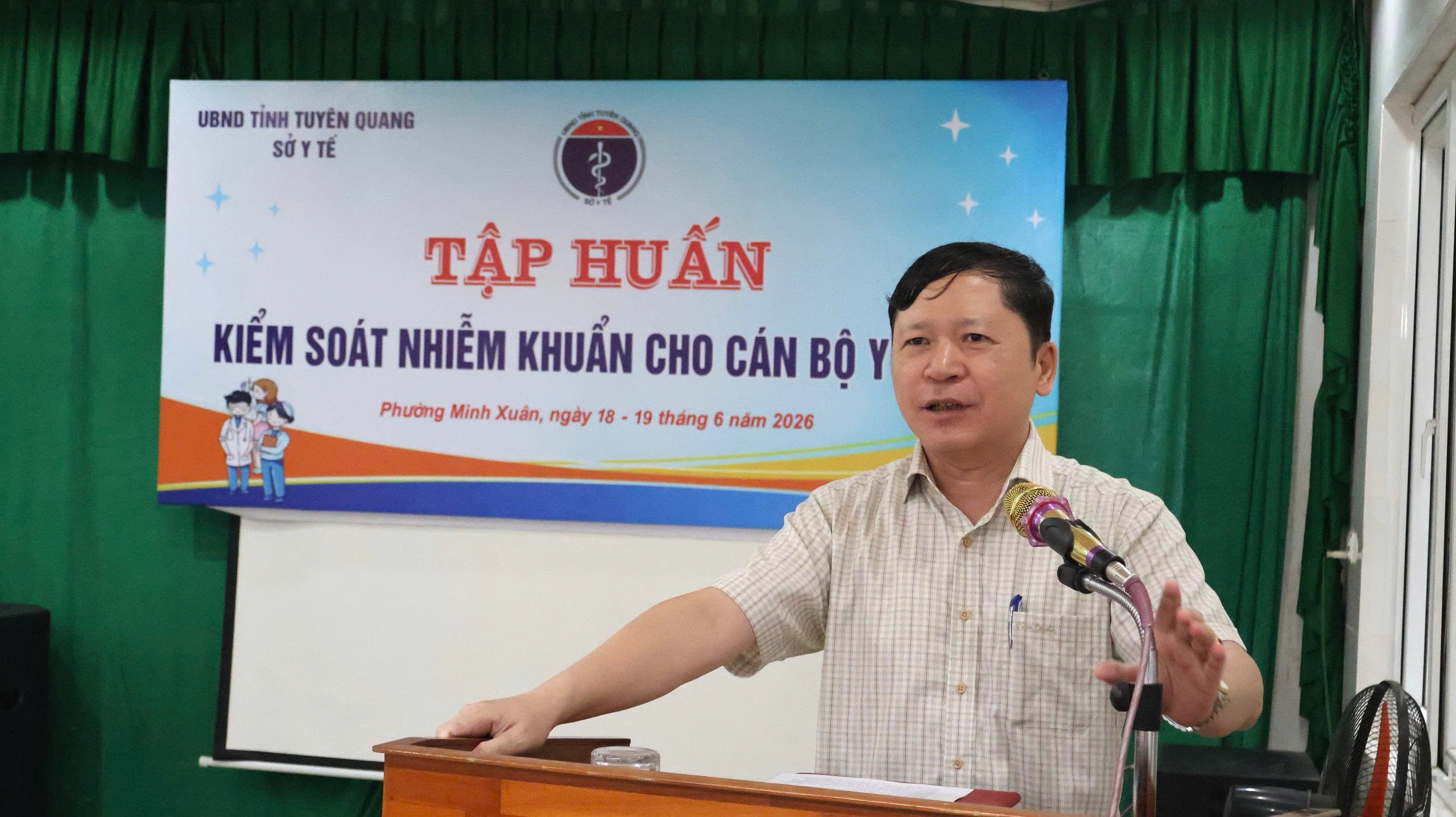 Tập huấn Kiểm soát nhiễm khuẩn cho cán bộ Y tế tuyến xã