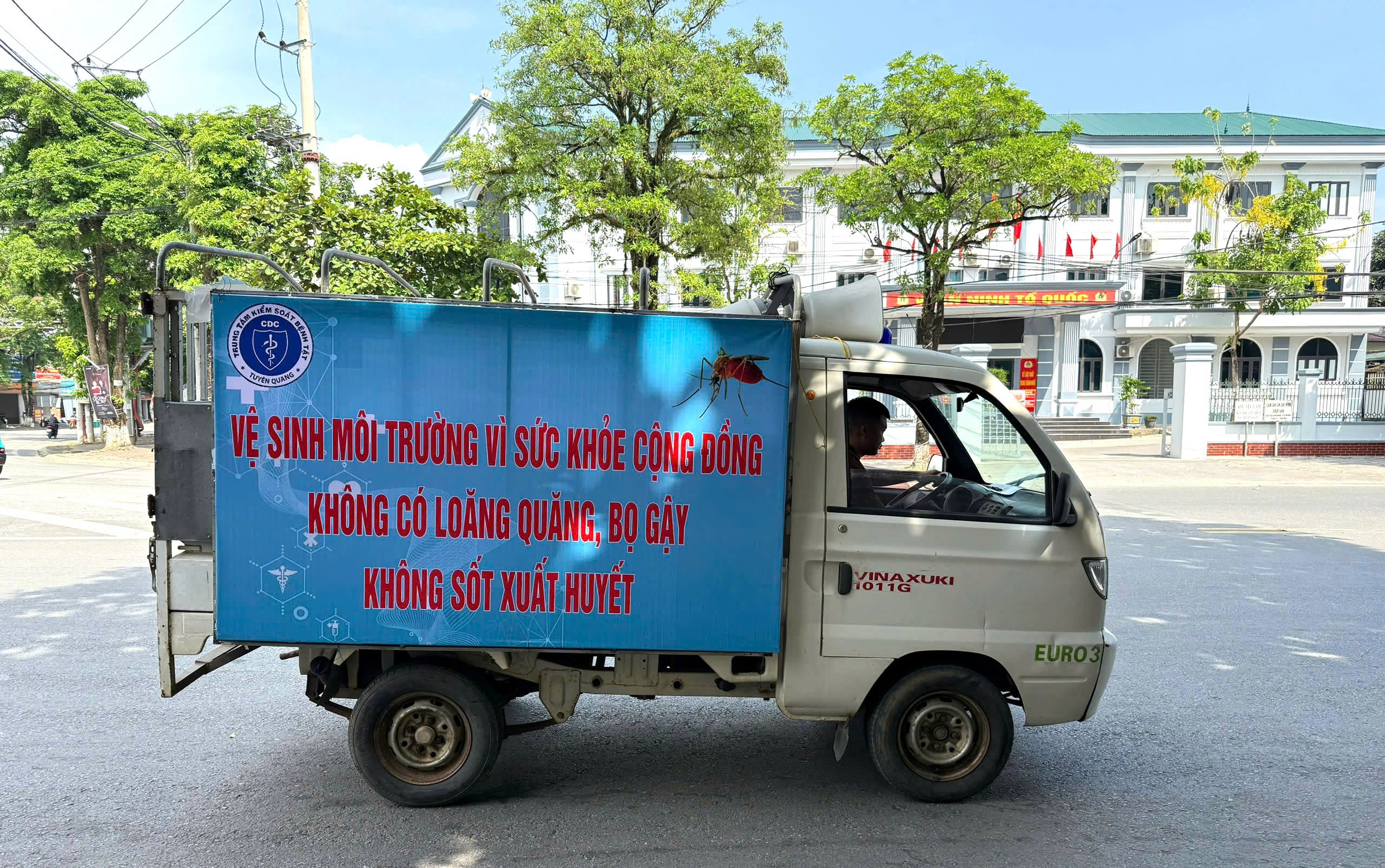 Truyền thông đường phố Hưởng ứng Ngày ASEAN  phòng, chống sốt xuất huyết