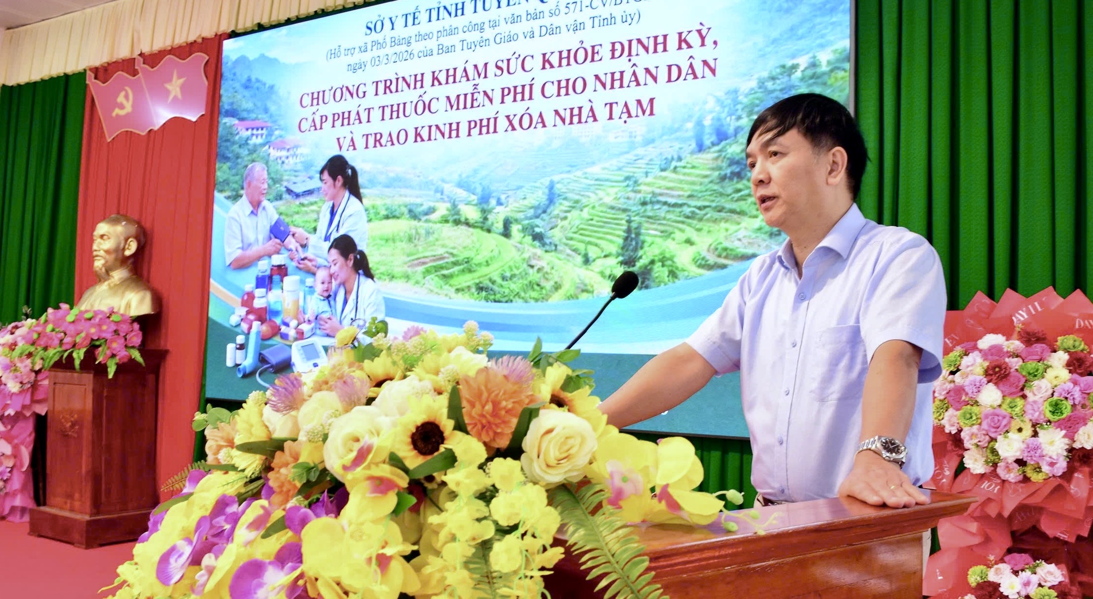 Trên 600 người dân xã Phố Bảng được khám sức khỏe, cấp phát thuốc miễn phí