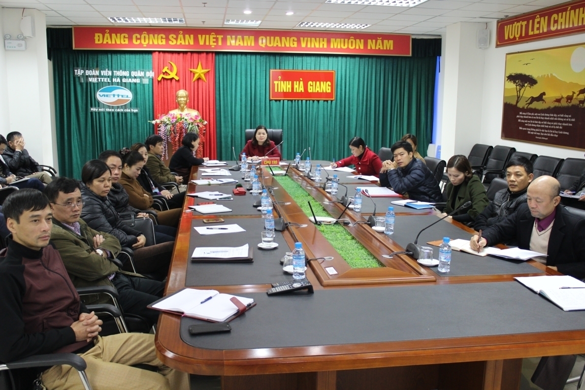 Đại diện lãnh đạo và các thành viên được phân công thương xuyên tự chấm điểm tại các Bệnh viện tuyến tỉnh tham dự Hội nghị tại điểm cầu Hà Giang