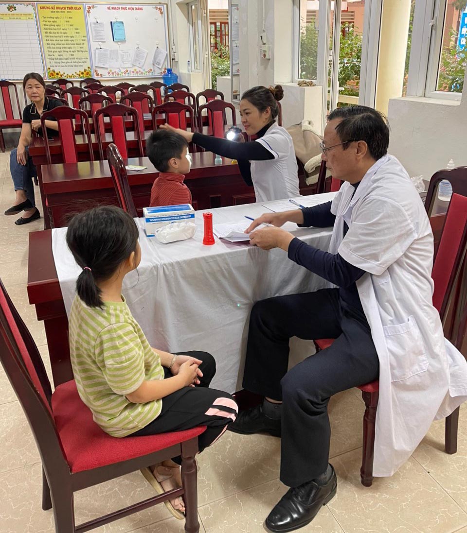 Tổ chức khám sức khỏe định kỳ cho học sinh trên địa bàn thành phố