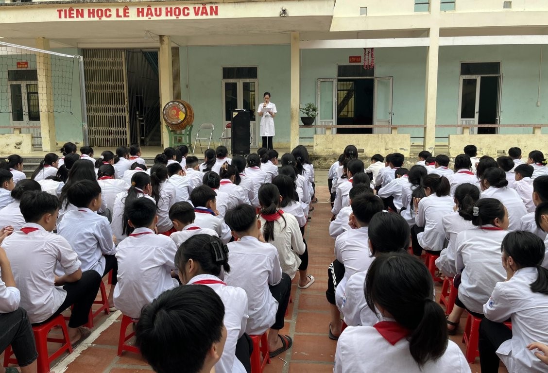 TRUNG TÂM Y TẾ BẮC MÊ TỔ CHỨC TRUYỀN THÔNG PHÒNG LÂY NHIỄM HIV, BÌNH ĐẲNG GIỚI VÀ CÁCH PHÒNG TRÁNH CÁC BỆNH LÂY TRUYỀN QUA ĐƯỜNG TÌNH DỤC