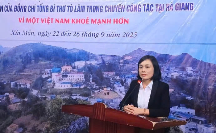 Sở Y tế tổ chức chương trình khám sức khoẻ định kỳ cho người dân  tại xã biên giới Xín Mần