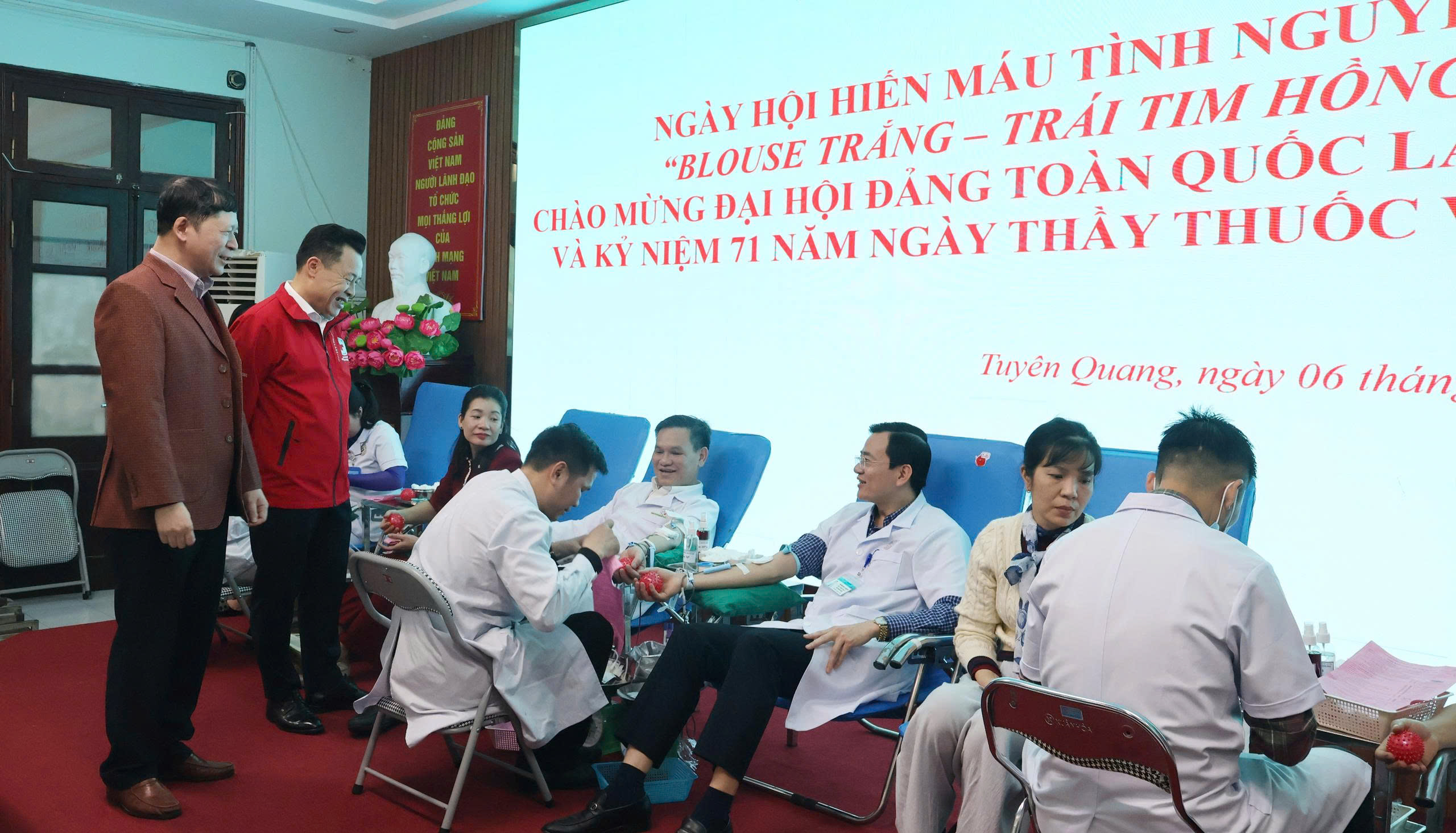 Ngày hội Hiến máu tình nguyện “Blouse trắng – Trái tim hồng”